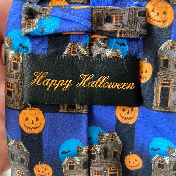 Men’s Holiday 100% silk tie bundle (2) - Picture 10 of 11